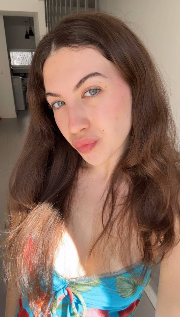 Nude girl Amber in Seattle