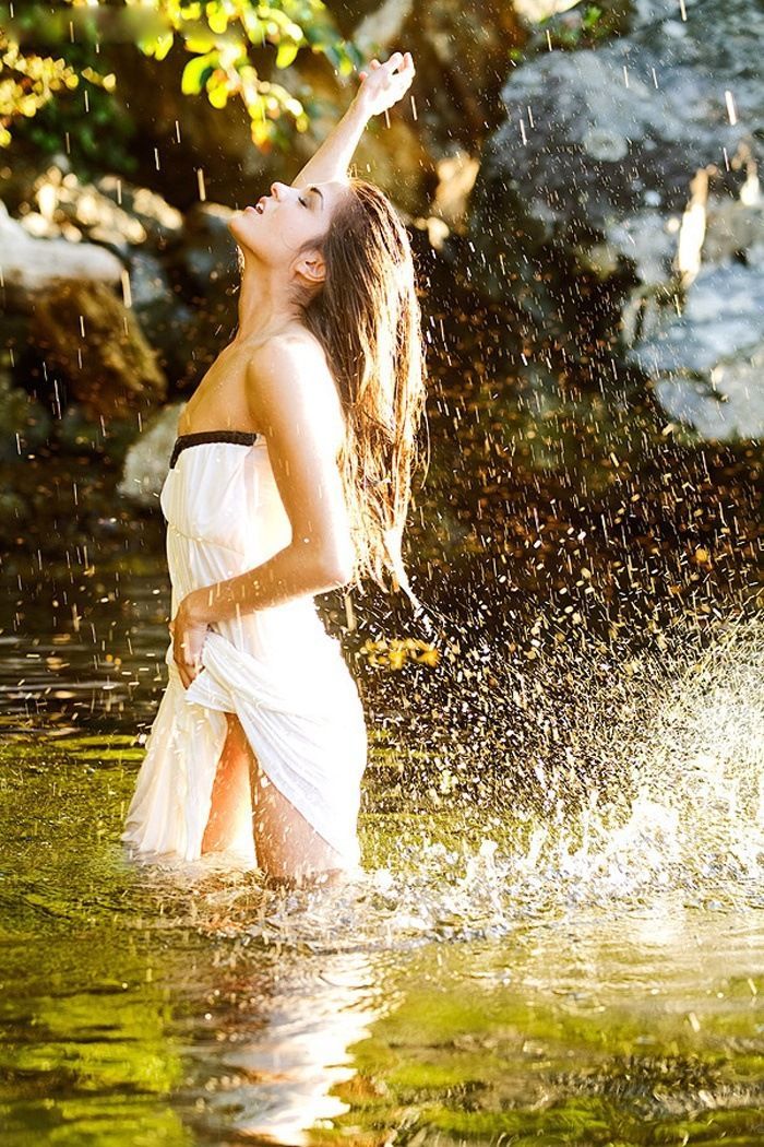 Marie Avgeropoulos in Seattle