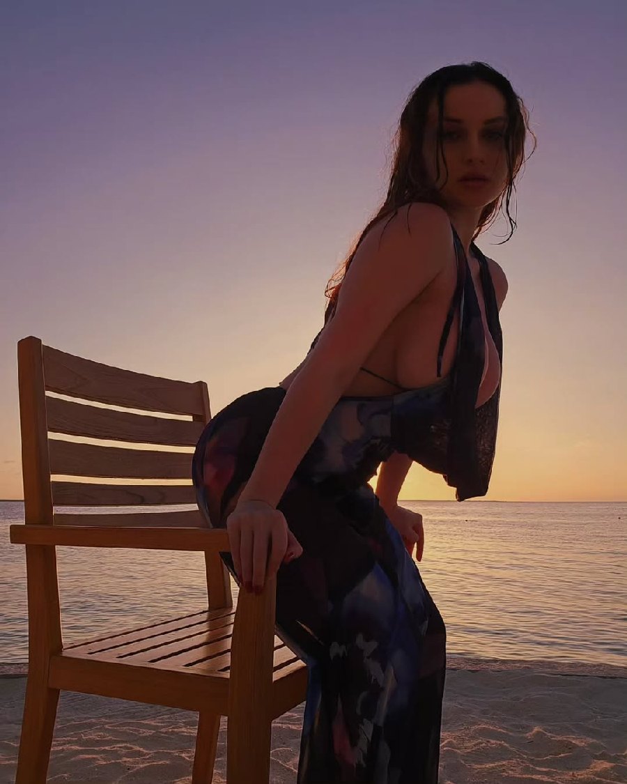 Sexy girl Miranda Faith nude in Seattle