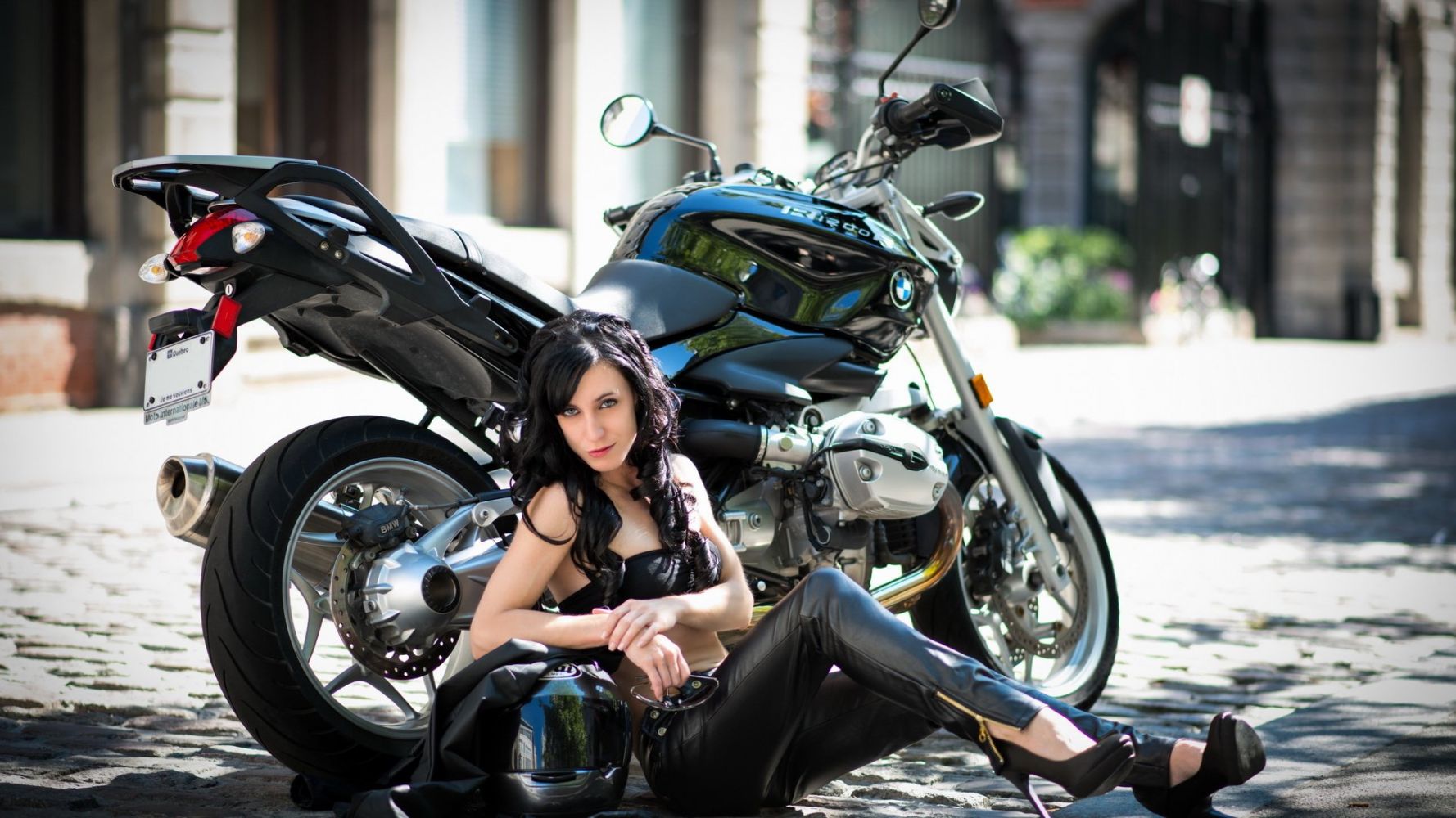 European women on bikes in Seattle