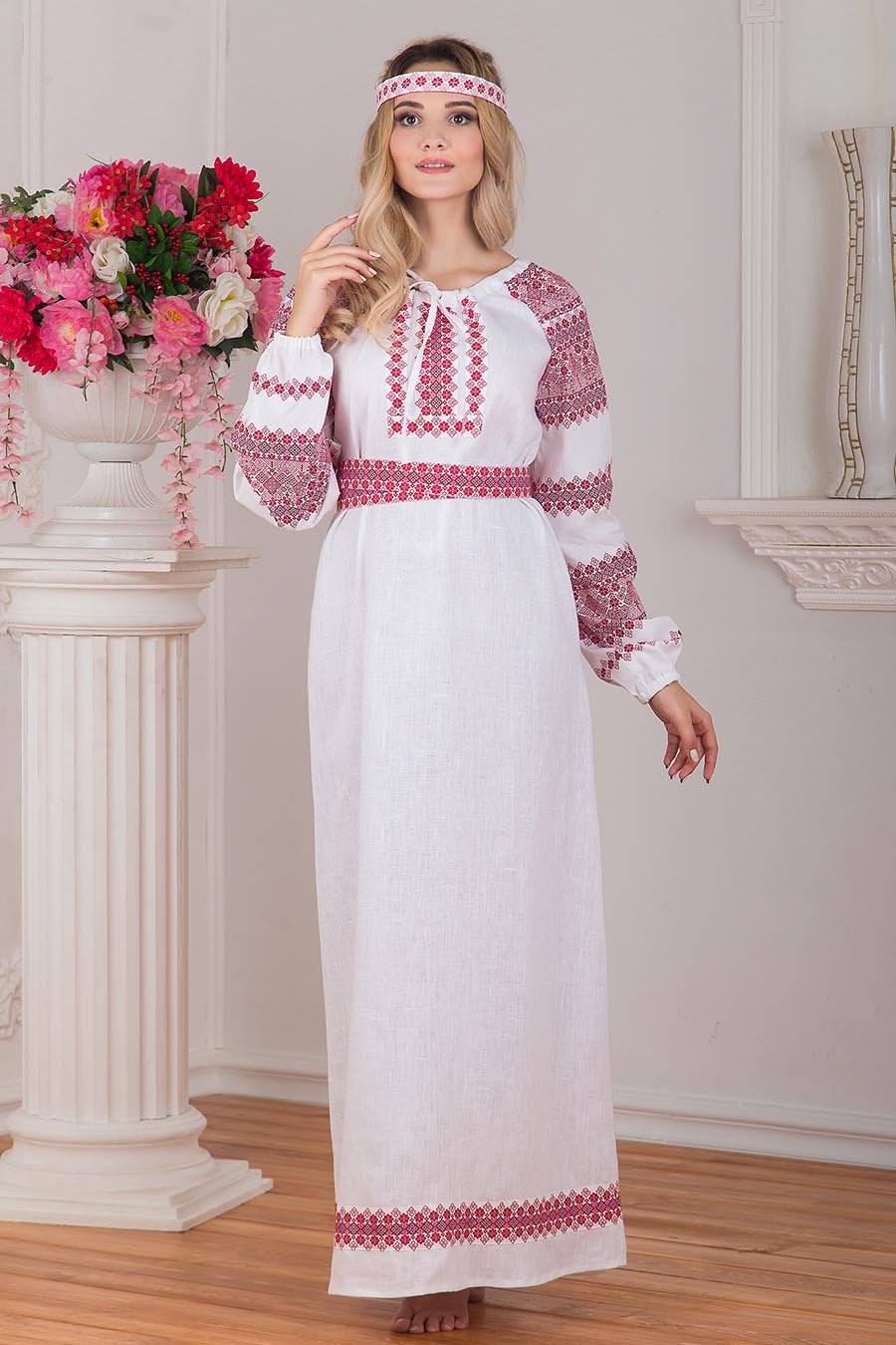 Women in Slavic costumes in Seattle