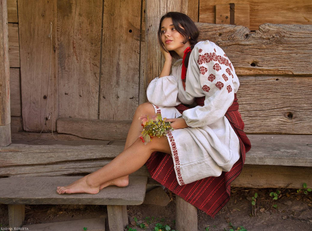 Women in Slavic costumes in Seattle